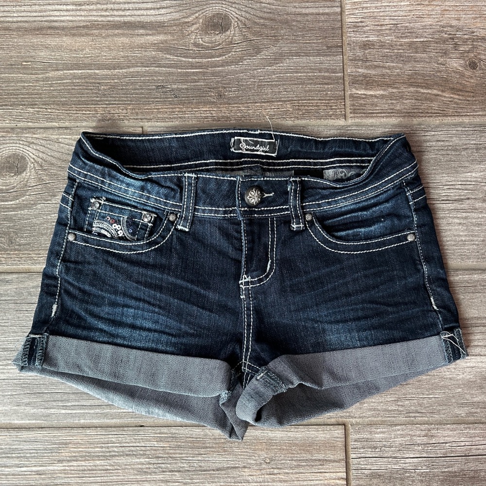 Soundgirl Womens Dark Wash Embroidered Sequin Denim Shorts Size 3 Low Rise Jorts
